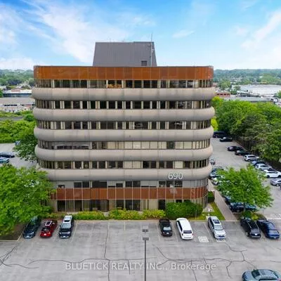 690, Dorval, 1014 - QE Queen Elizabeth, Oakville