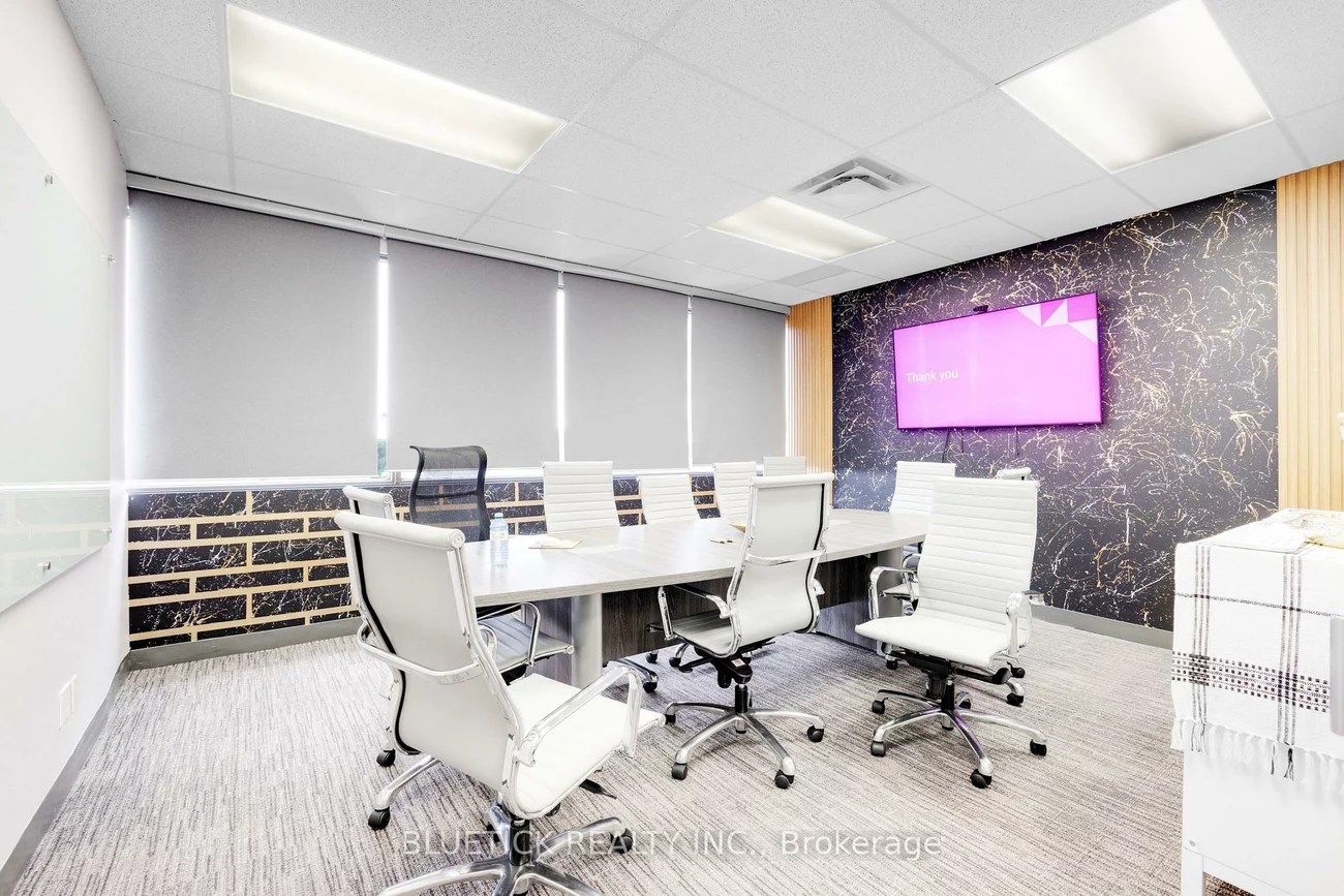 700, Dorval, 1014 - QE Queen Elizabeth, Oakville