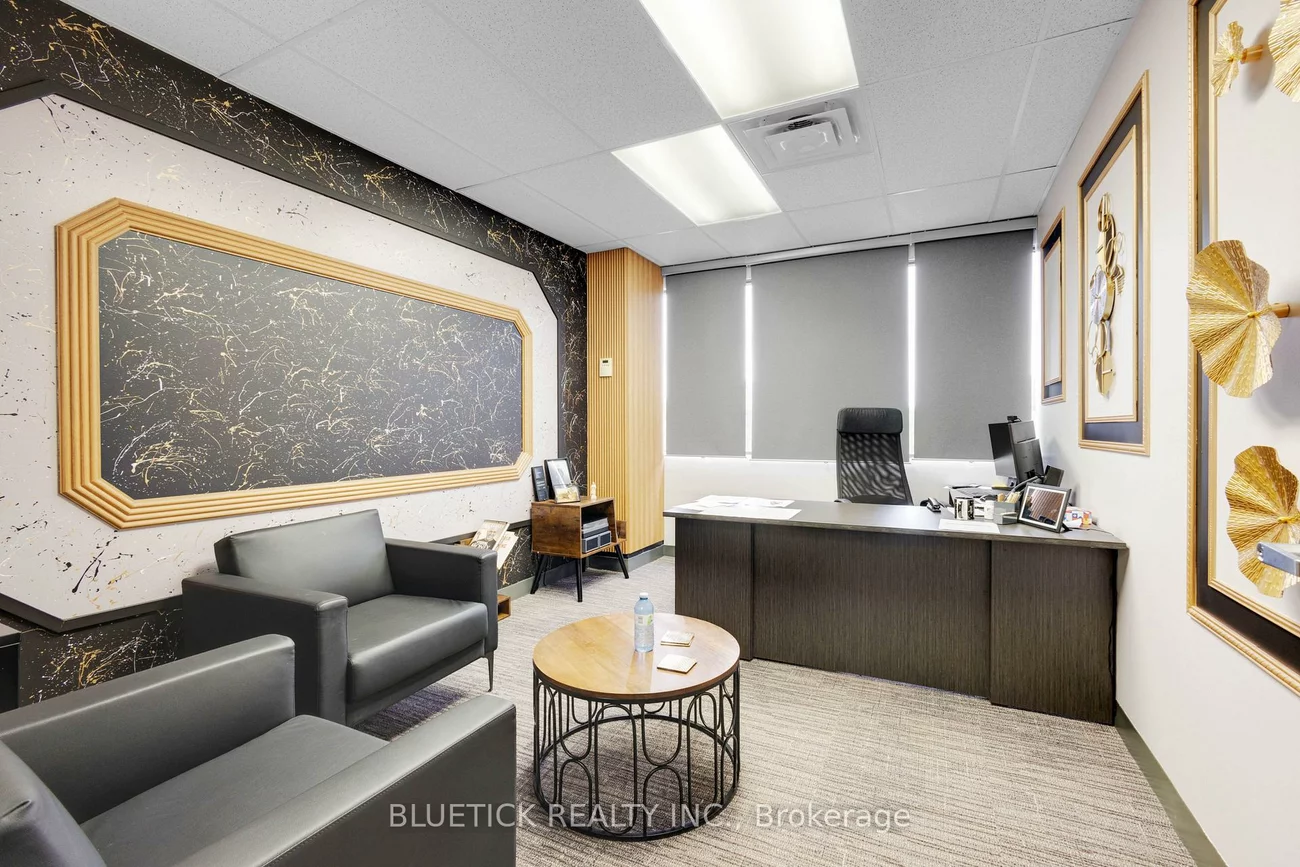 700, Dorval, 1014 - QE Queen Elizabeth, Oakville