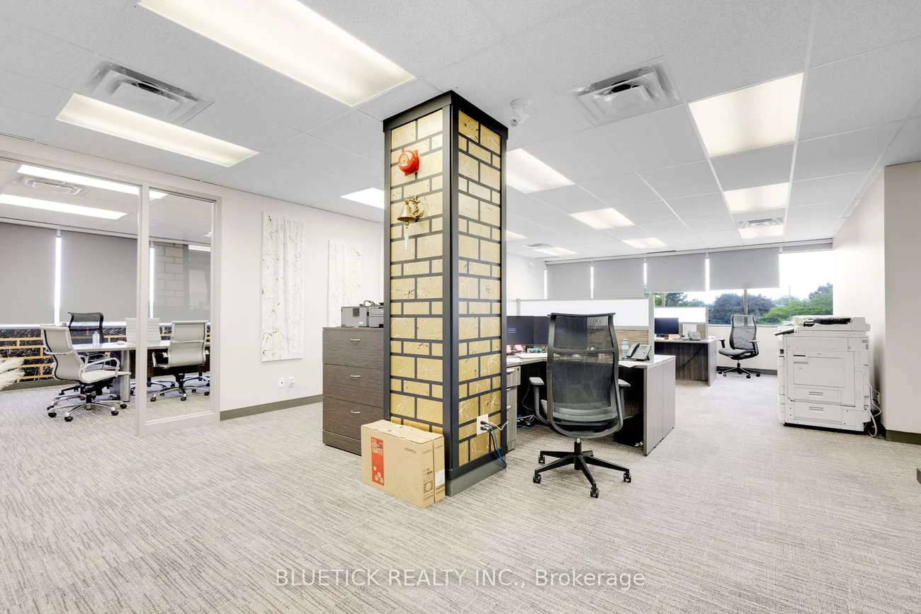 700, Dorval, 1014 - QE Queen Elizabeth, Oakville