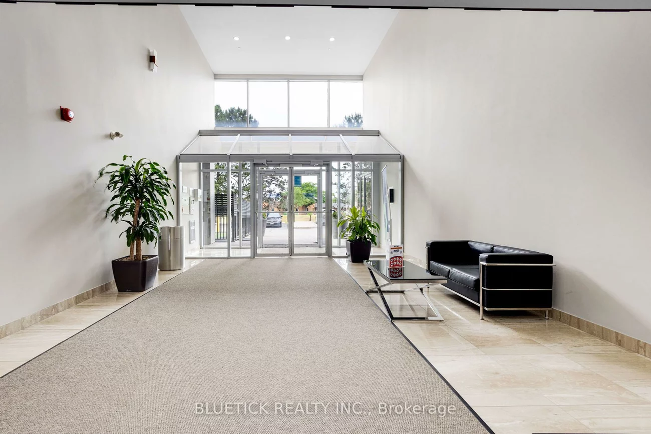700, Dorval, 1014 - QE Queen Elizabeth, Oakville