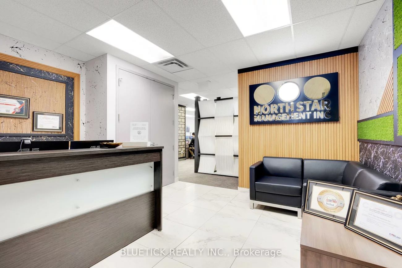 700, Dorval, 1014 - QE Queen Elizabeth, Oakville