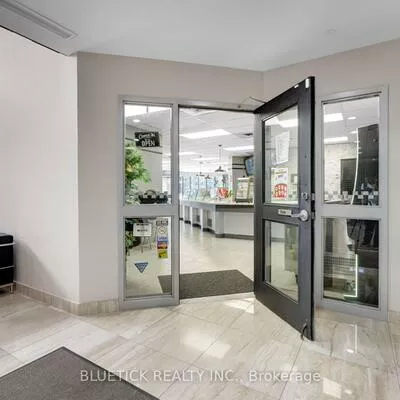 700, Dorval, 1014 - QE Queen Elizabeth, Oakville