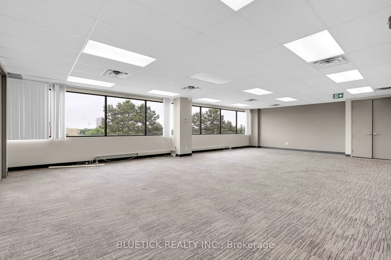 700, Dorval, 1014 - QE Queen Elizabeth, Oakville