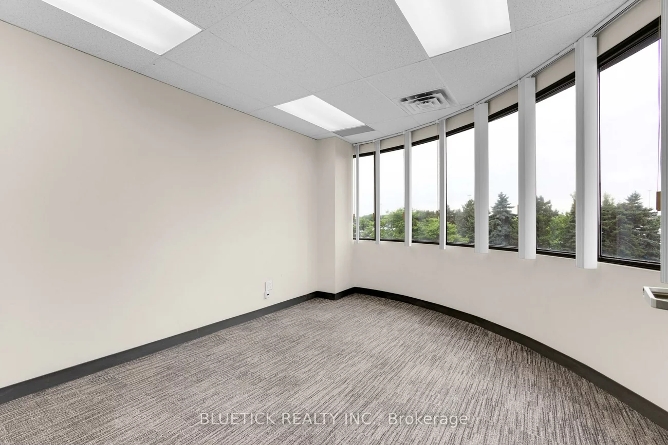 700, Dorval, 1014 - QE Queen Elizabeth, Oakville