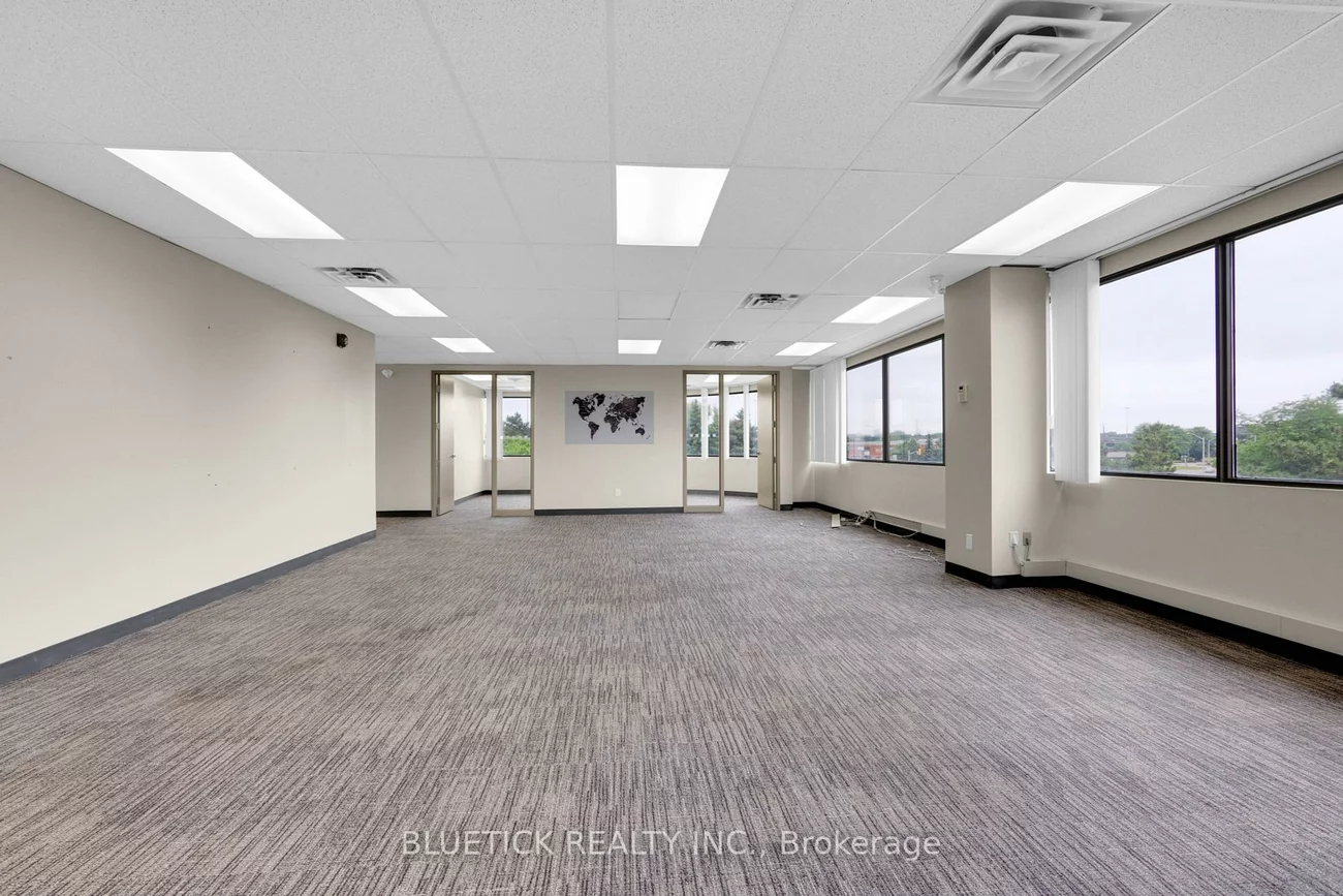 700, Dorval, 1014 - QE Queen Elizabeth, Oakville