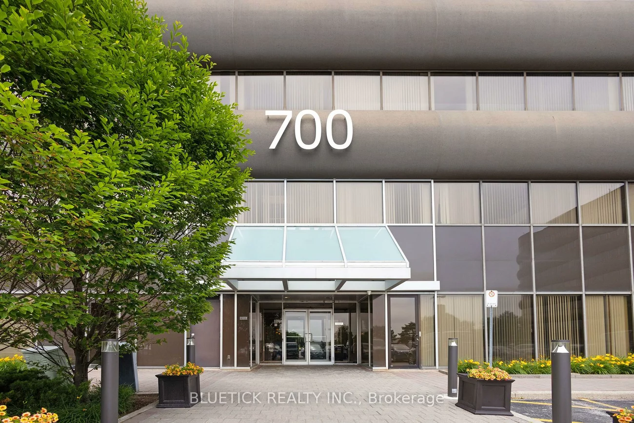 700, Dorval, 1014 - QE Queen Elizabeth, Oakville