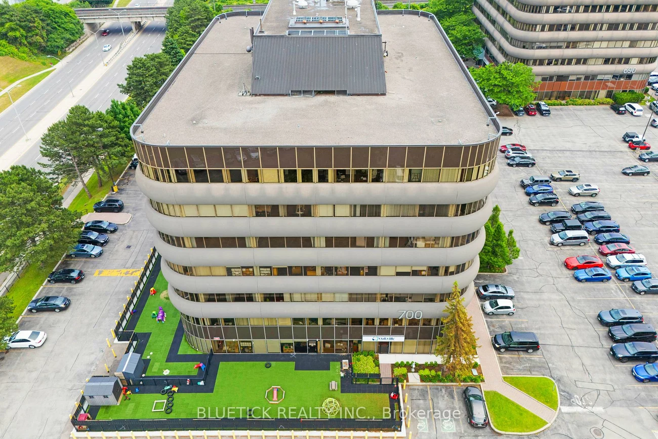 700, Dorval, 1014 - QE Queen Elizabeth, Oakville