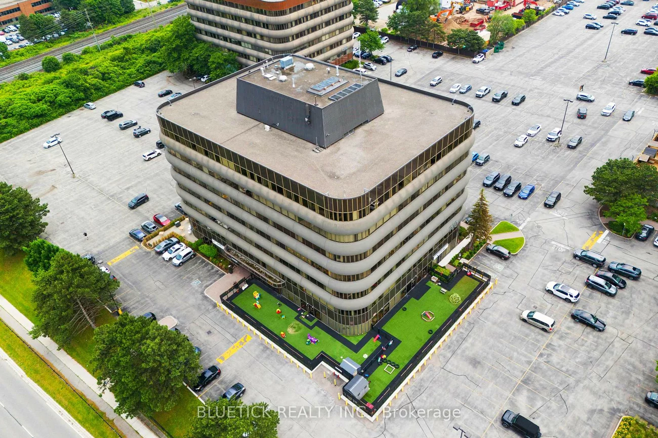 700, Dorval, 1014 - QE Queen Elizabeth, Oakville