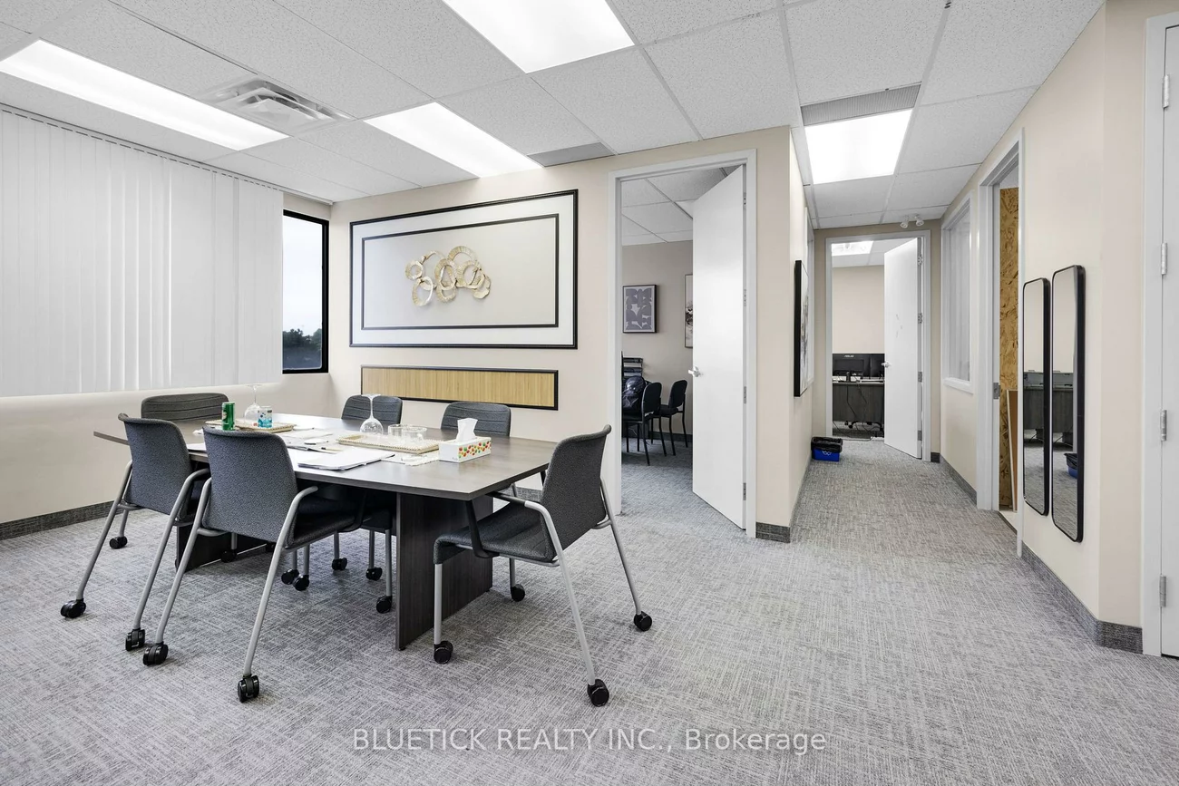 700, Dorval, 1014 - QE Queen Elizabeth, Oakville
