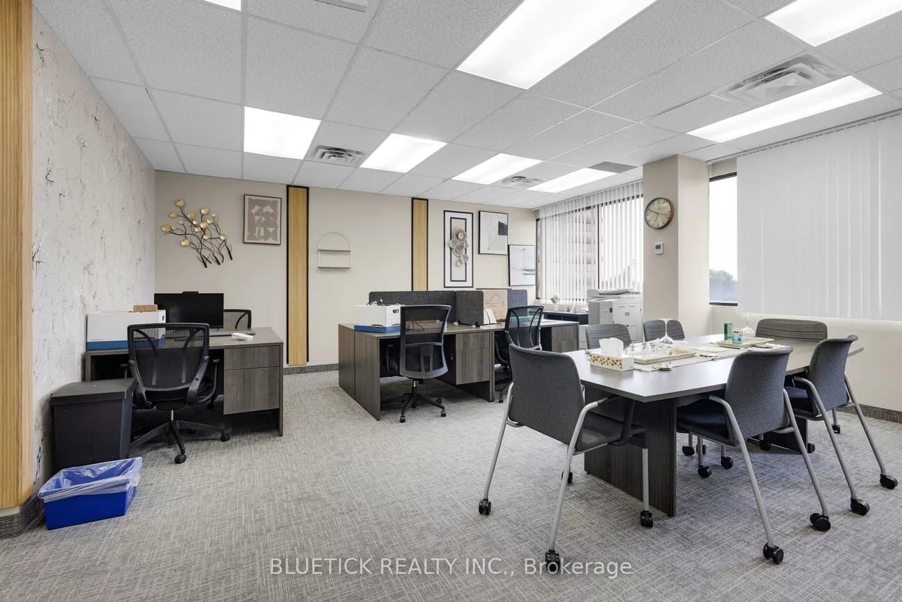 700, Dorval, 1014 - QE Queen Elizabeth, Oakville