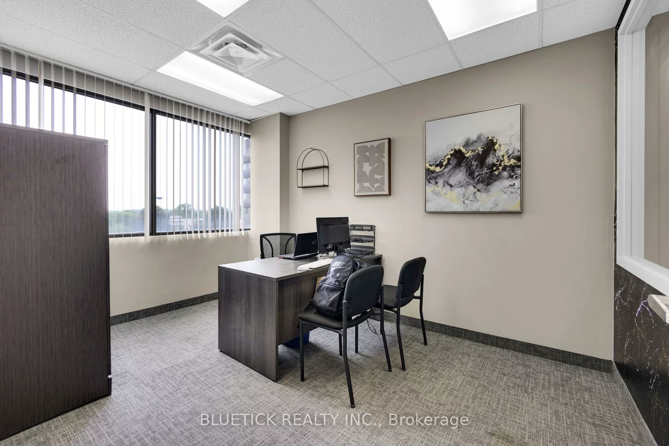 700, Dorval, 1014 - QE Queen Elizabeth, Oakville