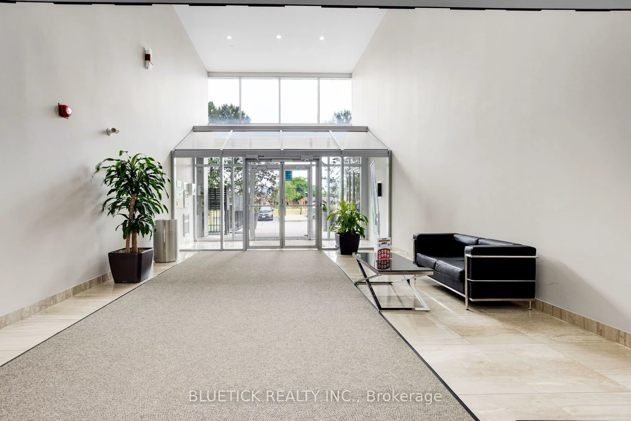 700, Dorval, 1014 - QE Queen Elizabeth, Oakville