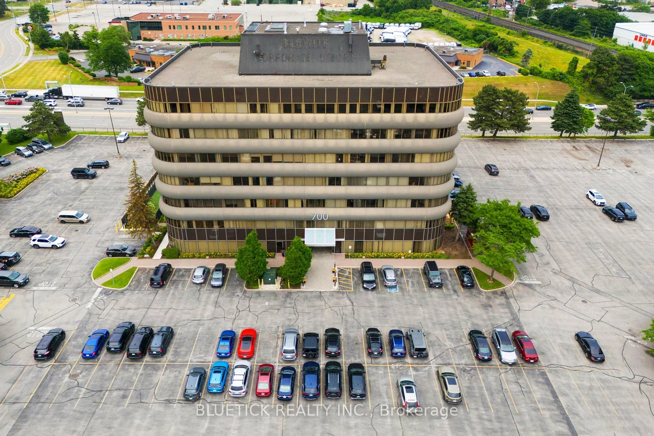 700, Dorval, 1014 - QE Queen Elizabeth, Oakville