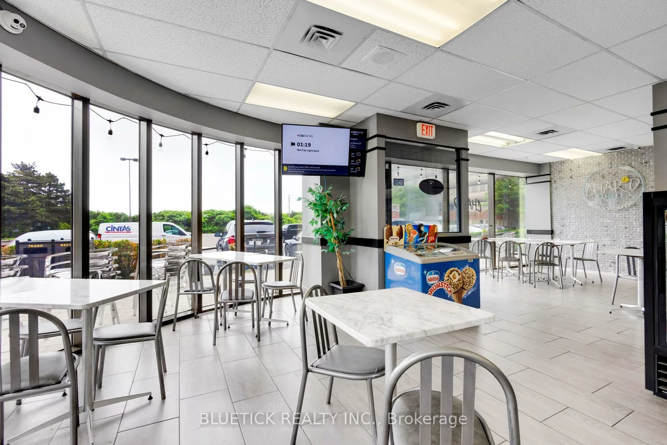700, Dorval, 1014 - QE Queen Elizabeth, Oakville