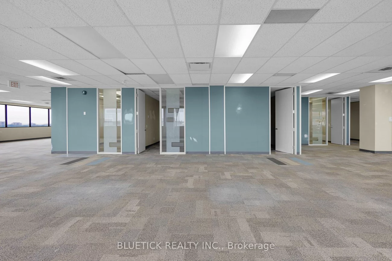 700, Dorval, 1014 - QE Queen Elizabeth, Oakville