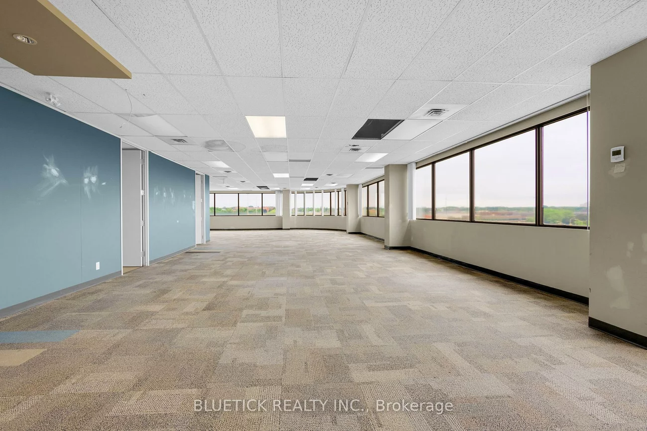 700, Dorval, 1014 - QE Queen Elizabeth, Oakville