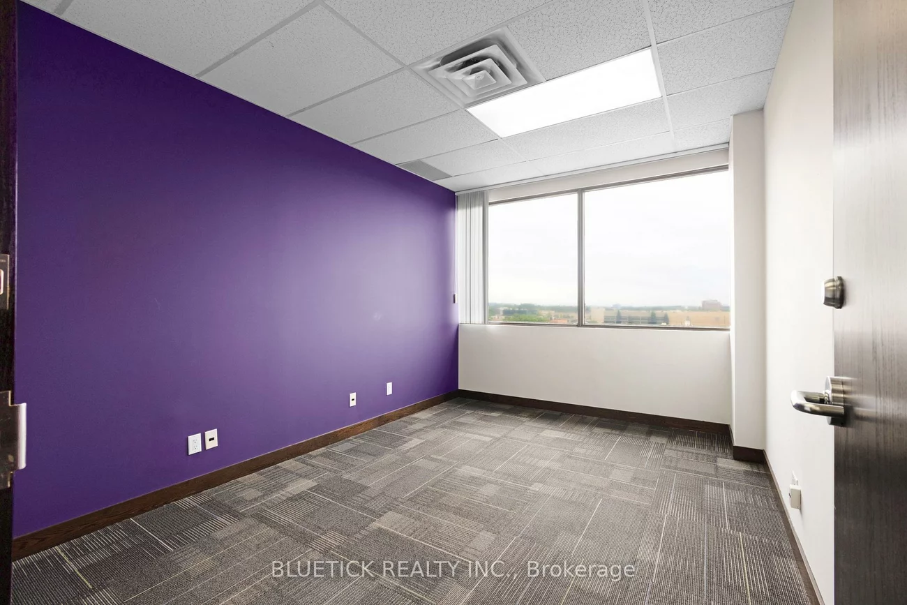 700, Dorval, 1014 - QE Queen Elizabeth, Oakville