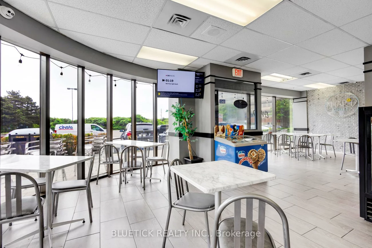700, Dorval, 1014 - QE Queen Elizabeth, Oakville