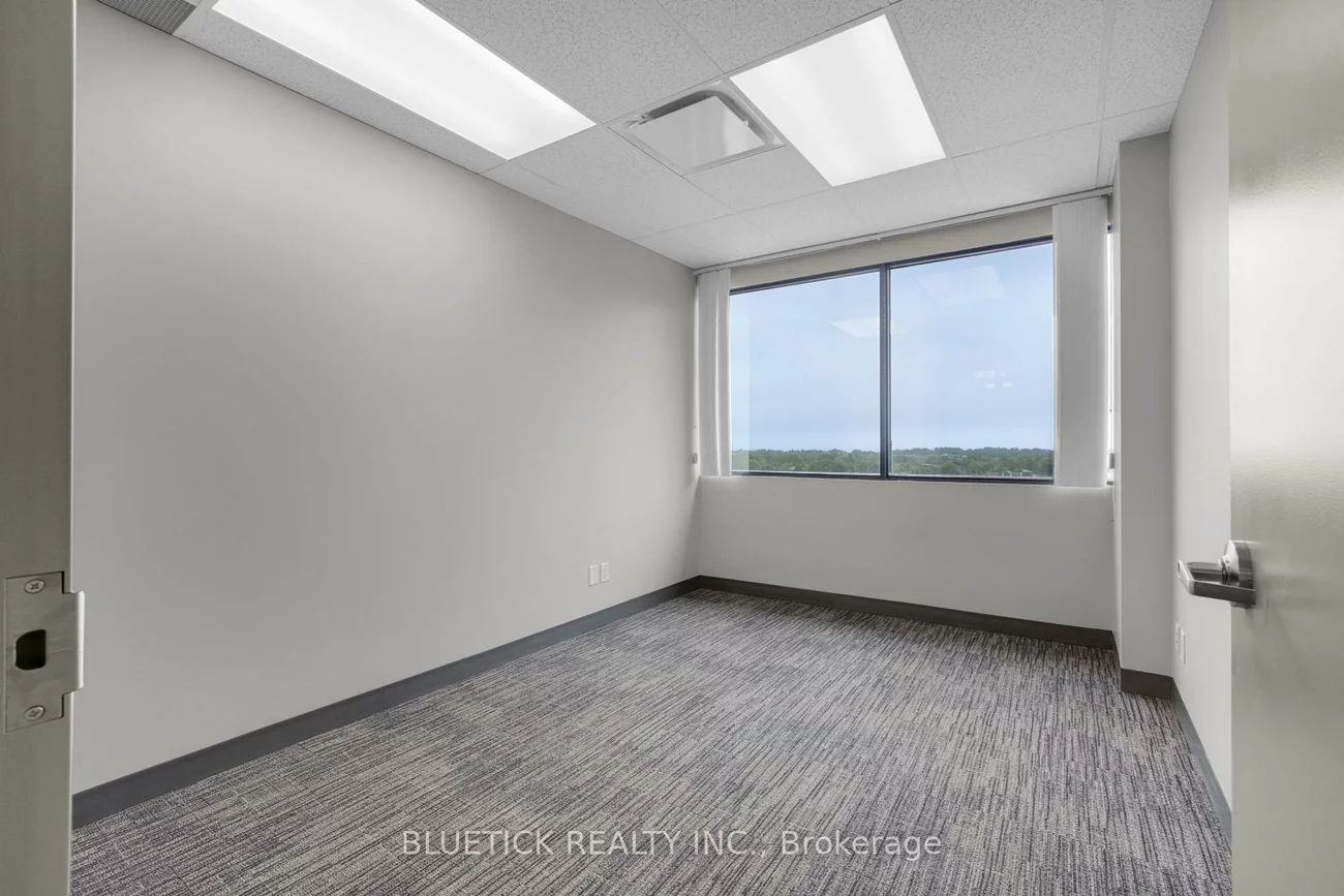 700, Dorval, 1014 - QE Queen Elizabeth, Oakville