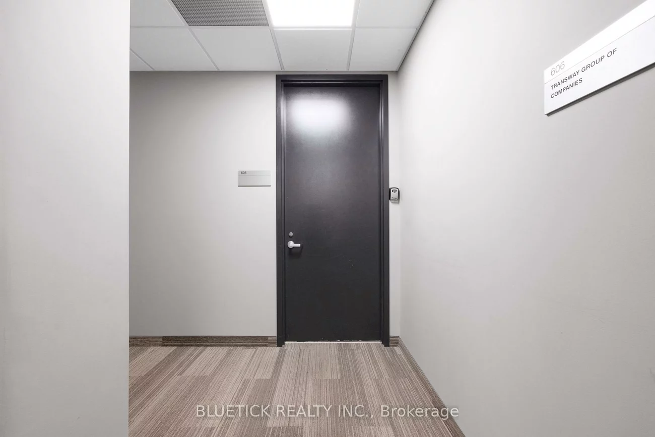 700, Dorval, 1014 - QE Queen Elizabeth, Oakville