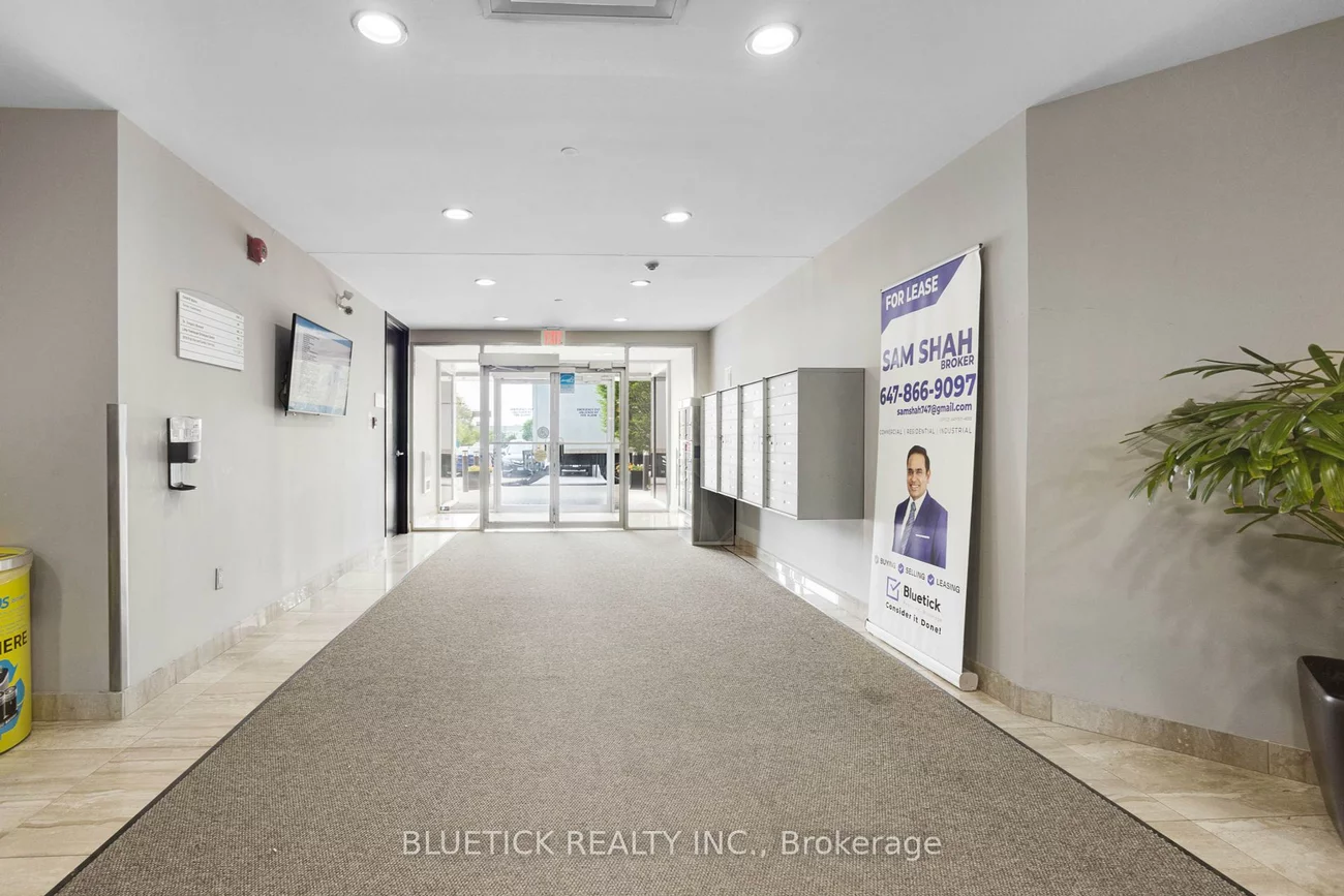 700, Dorval, 1014 - QE Queen Elizabeth, Oakville