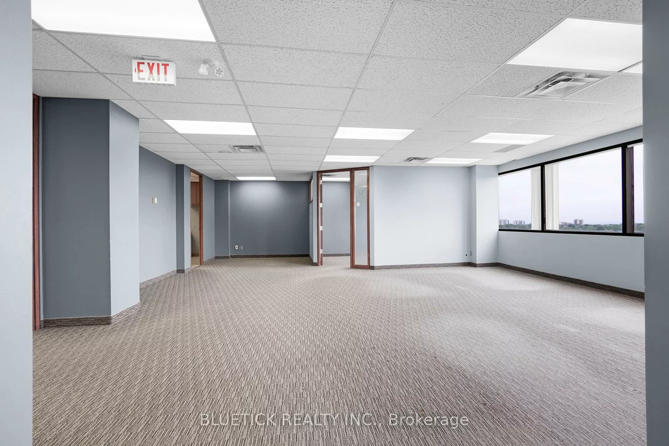 700, Dorval, 1014 - QE Queen Elizabeth, Oakville