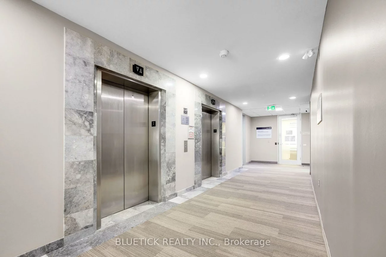 700, Dorval, 1014 - QE Queen Elizabeth, Oakville