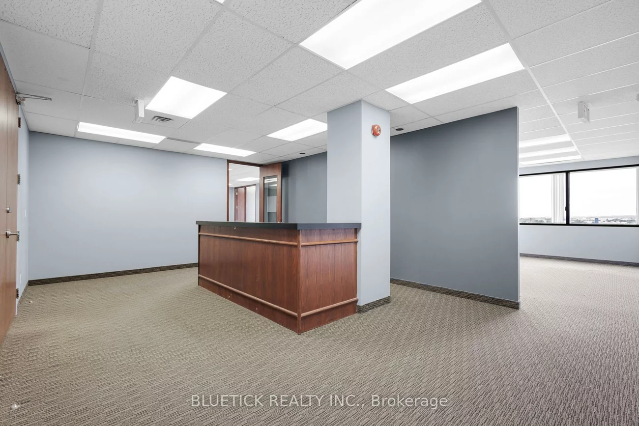 700, Dorval, 1014 - QE Queen Elizabeth, Oakville