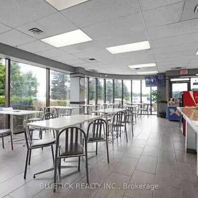 700, Dorval, 1014 - QE Queen Elizabeth, Oakville