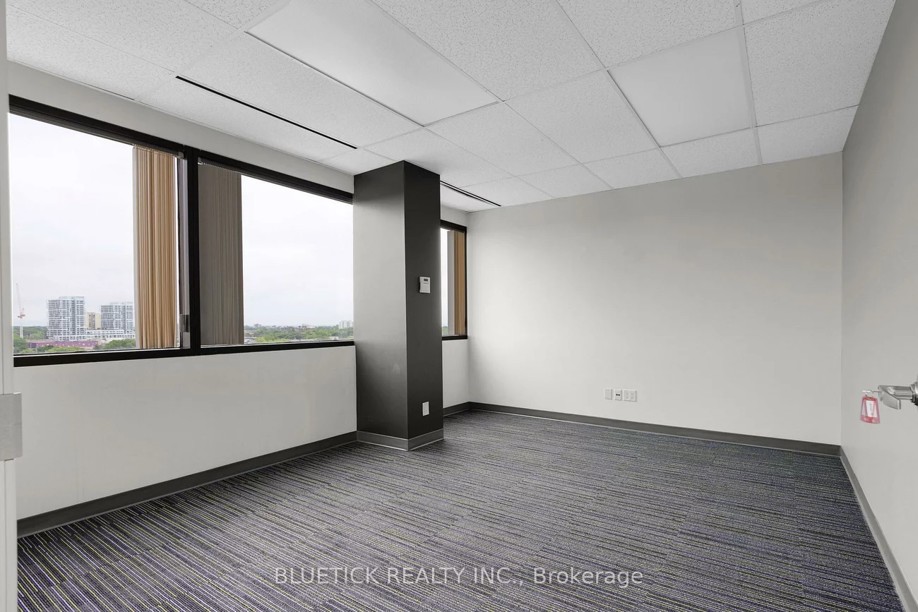 700, Dorval, 1014 - QE Queen Elizabeth, Oakville