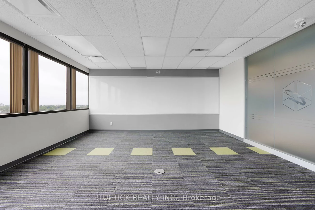 700, Dorval, 1014 - QE Queen Elizabeth, Oakville