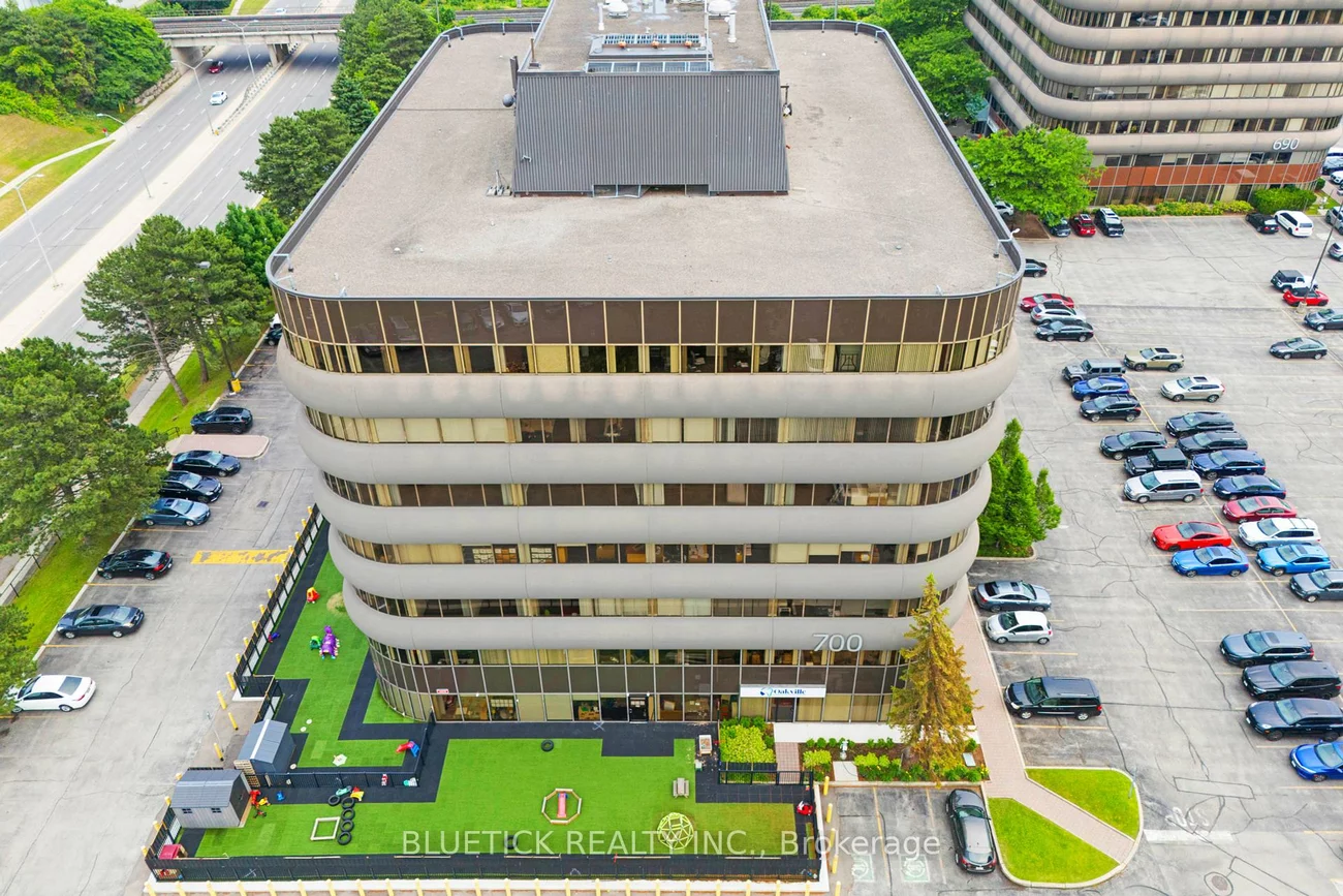 700, Dorval, 1014 - QE Queen Elizabeth, Oakville