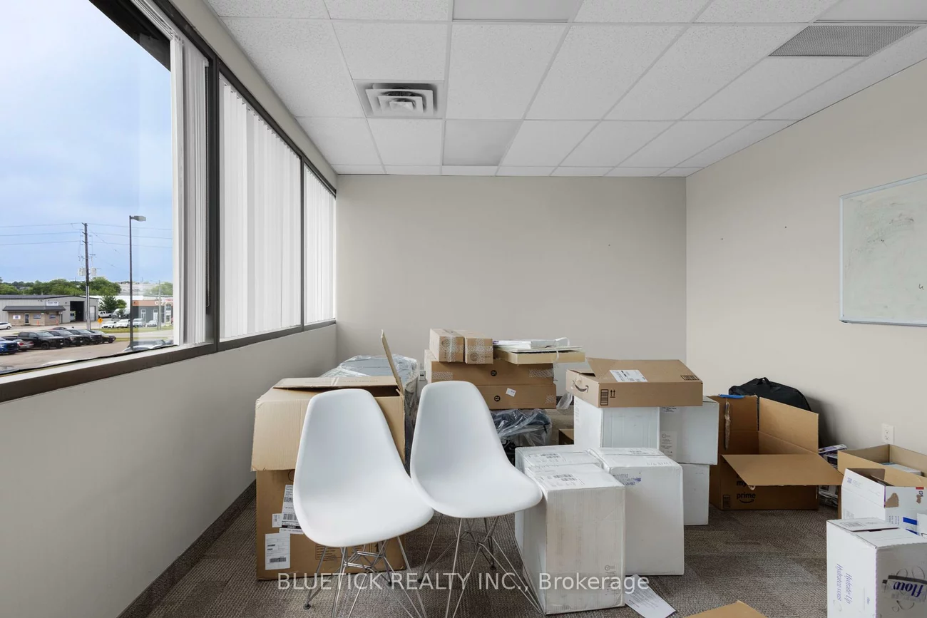 710, Dorval, 1014 - QE Queen Elizabeth, Oakville