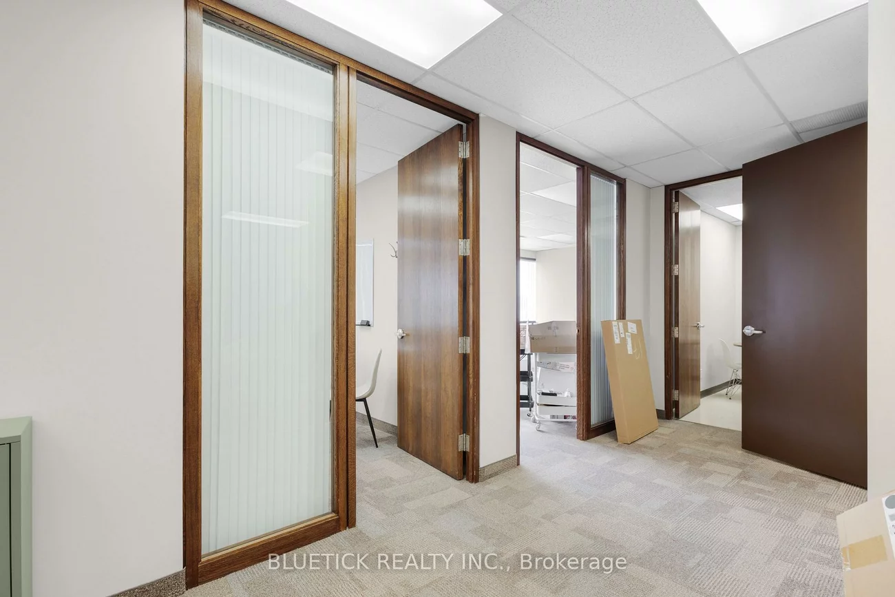 710, Dorval, 1014 - QE Queen Elizabeth, Oakville