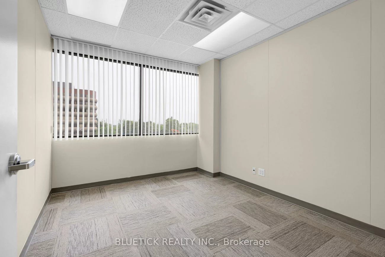 710, Dorval, 1014 - QE Queen Elizabeth, Oakville