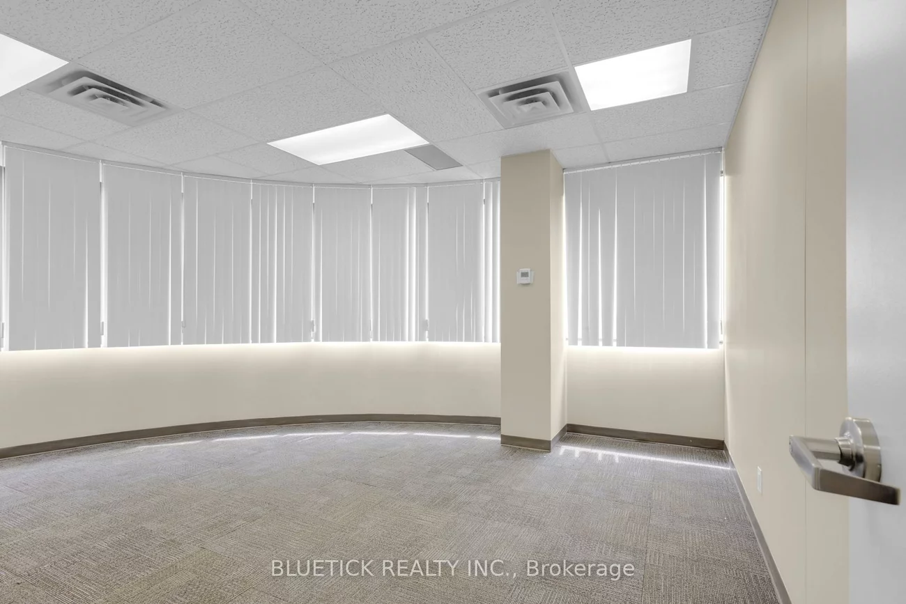 710, Dorval, 1014 - QE Queen Elizabeth, Oakville