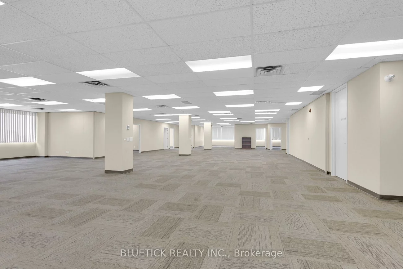 710, Dorval, 1014 - QE Queen Elizabeth, Oakville