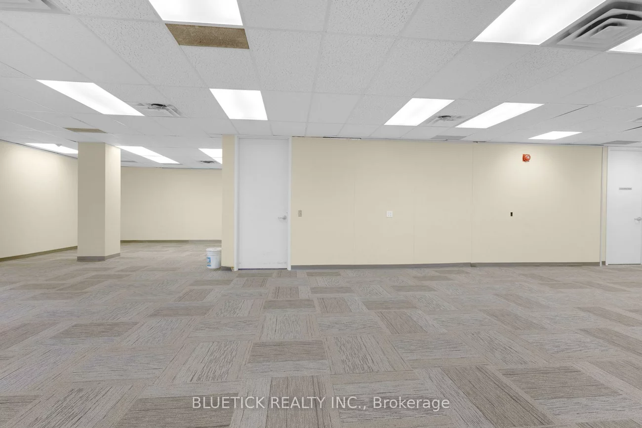 710, Dorval, 1014 - QE Queen Elizabeth, Oakville