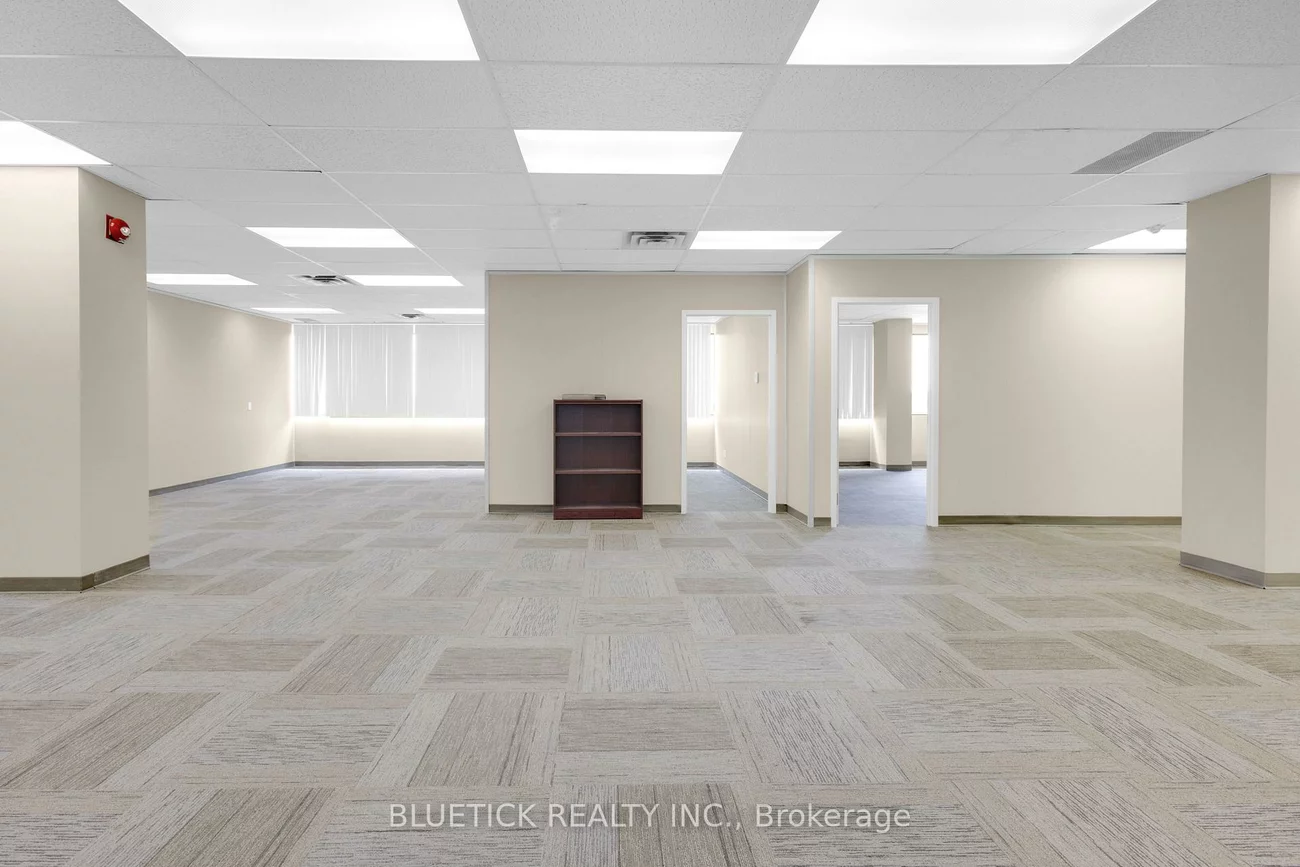 710, Dorval, 1014 - QE Queen Elizabeth, Oakville