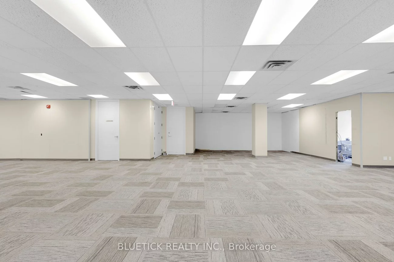 710, Dorval, 1014 - QE Queen Elizabeth, Oakville