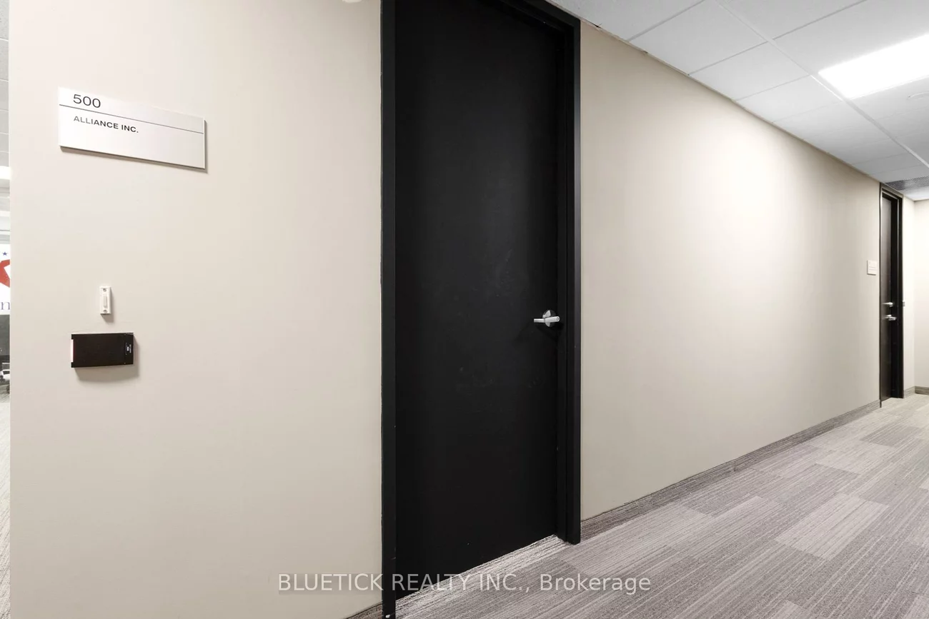 710, Dorval, 1014 - QE Queen Elizabeth, Oakville