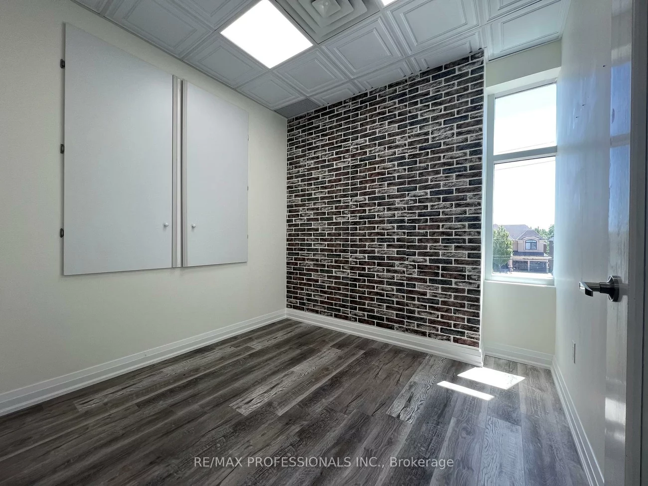 3495, Rebecca, 1014 - QE Queen Elizabeth, Oakville