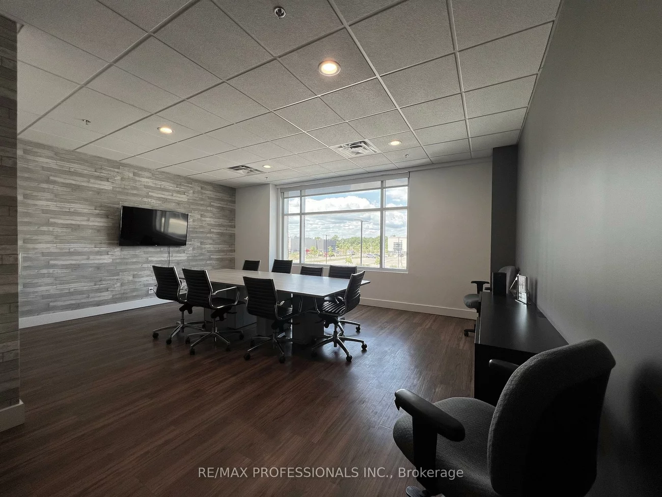 3495, Rebecca, 1014 - QE Queen Elizabeth, Oakville