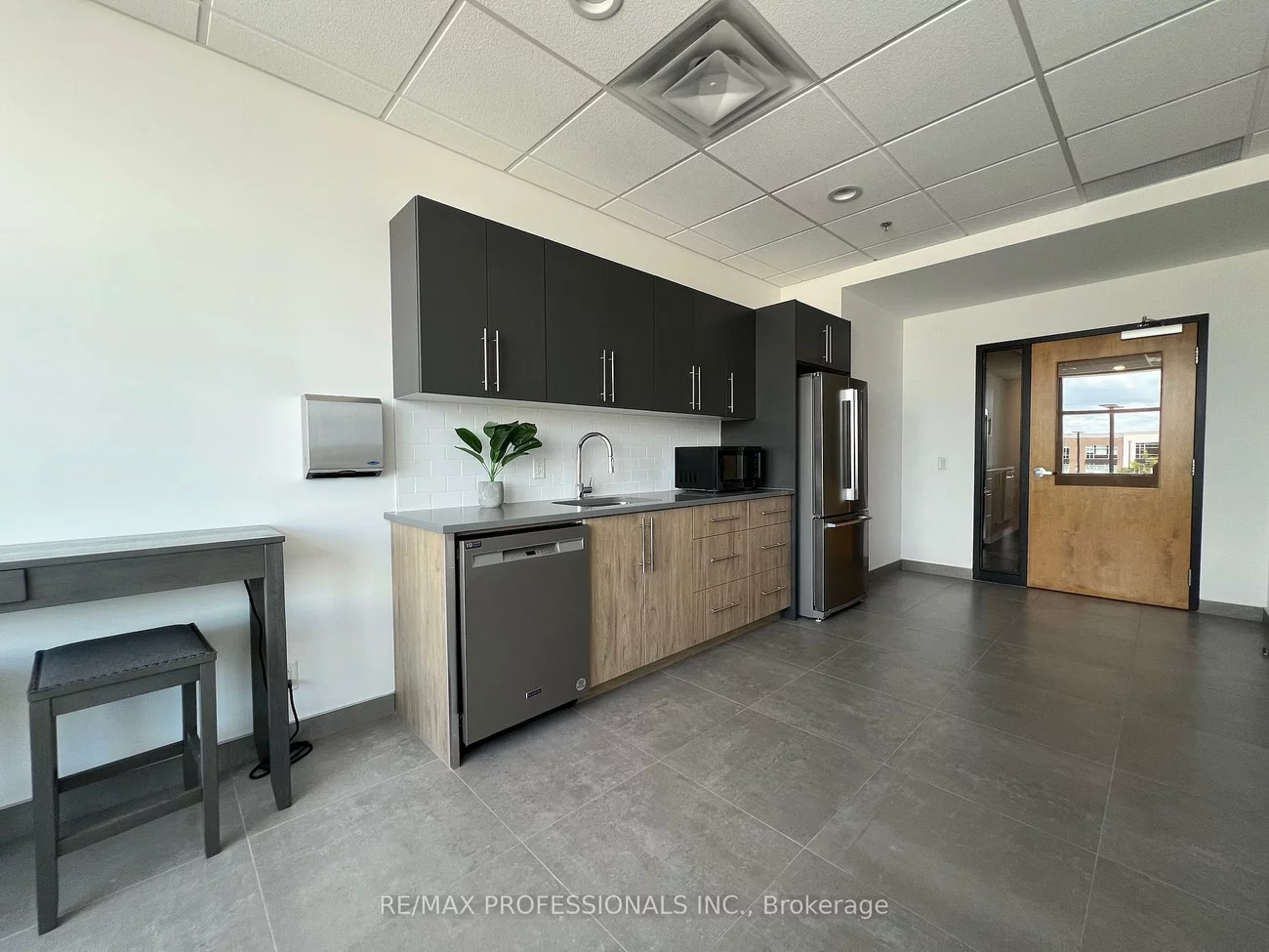 3495, Rebecca, 1014 - QE Queen Elizabeth, Oakville
