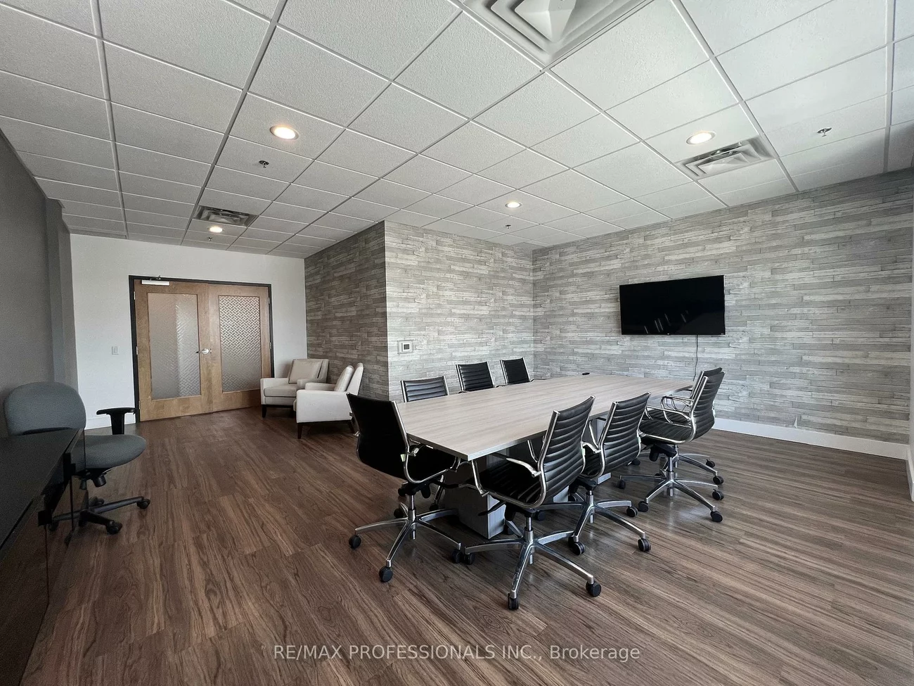 3495, Rebecca, 1014 - QE Queen Elizabeth, Oakville