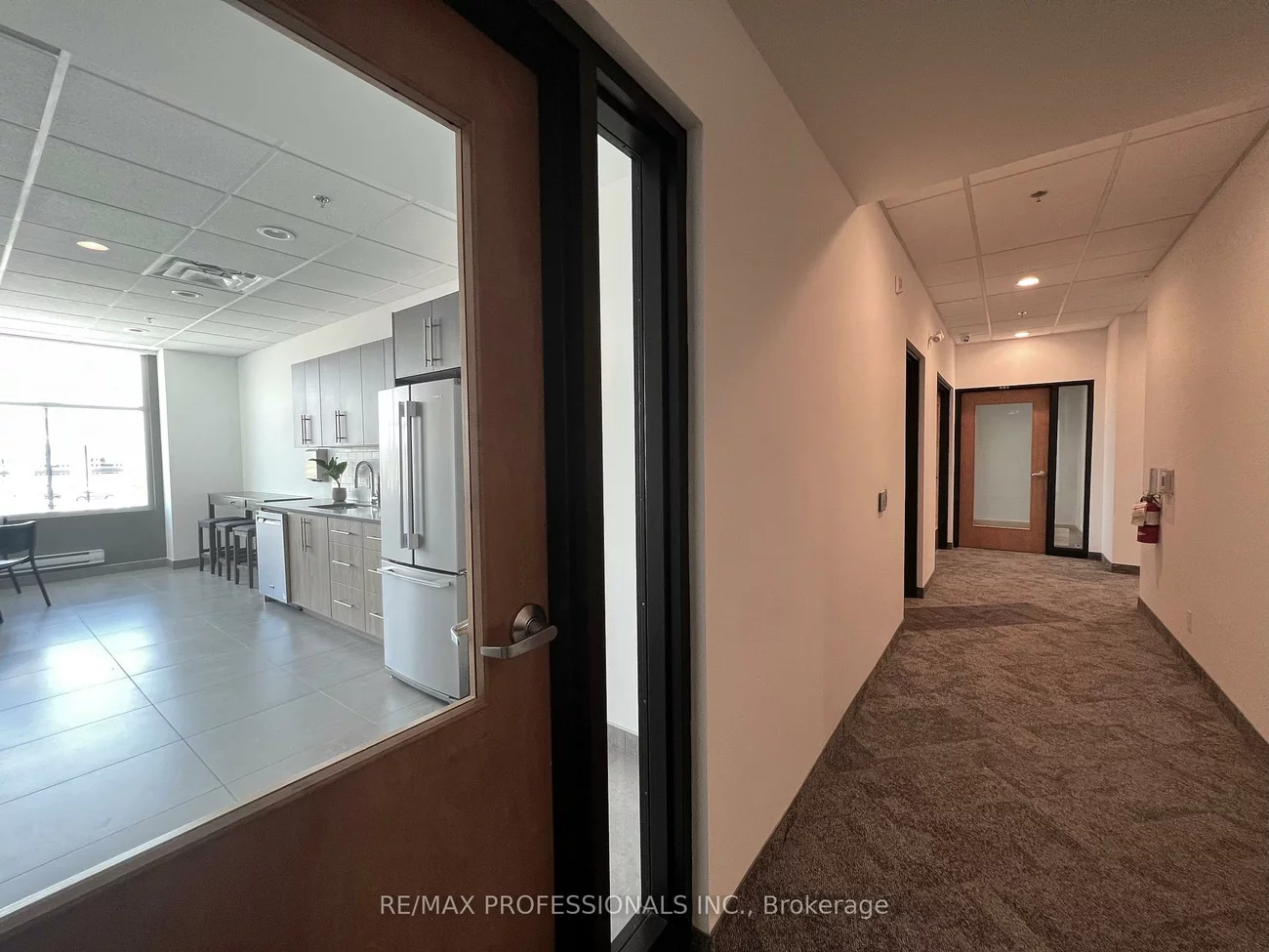 3495, Rebecca, 1014 - QE Queen Elizabeth, Oakville