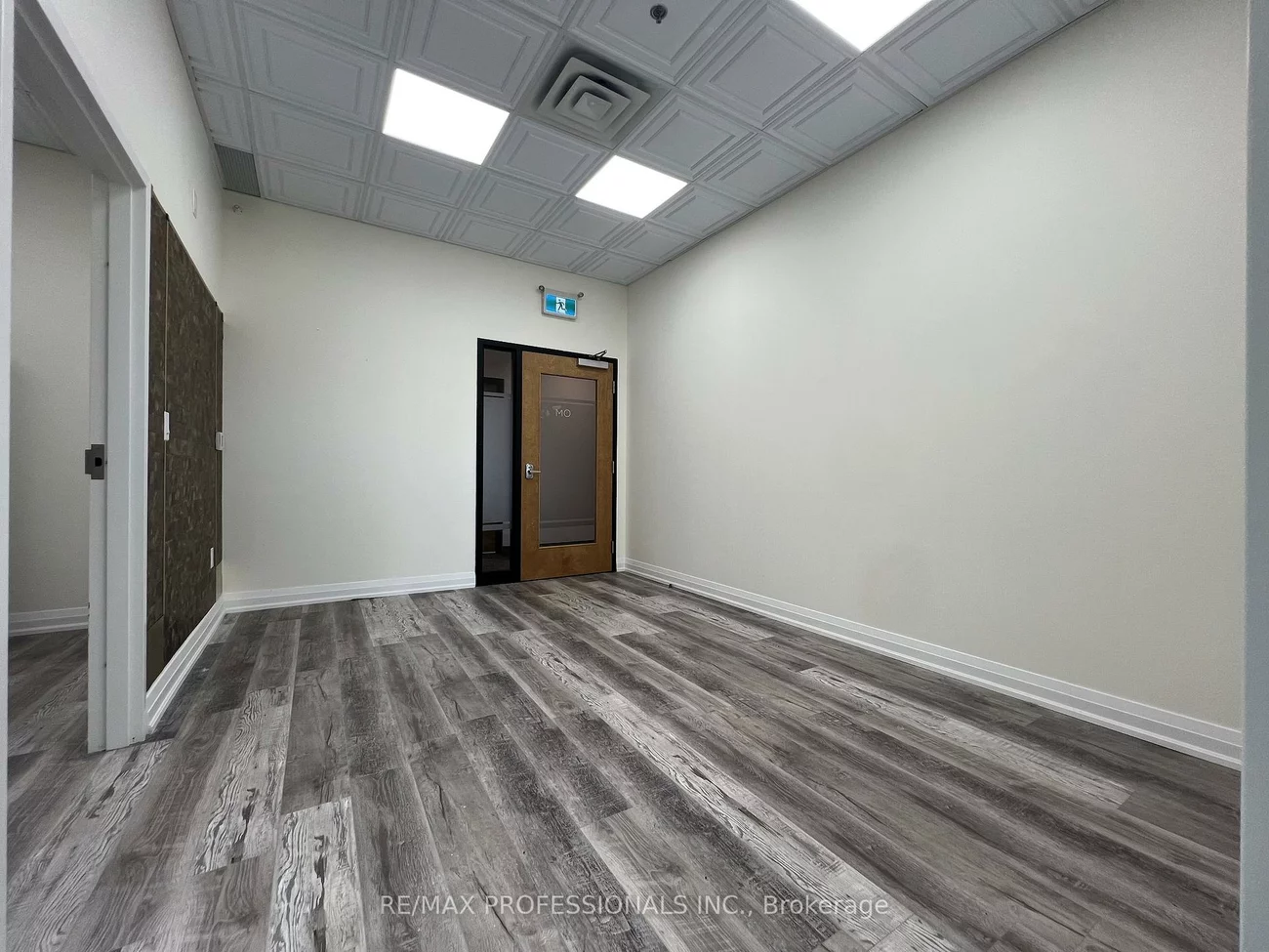 3495, Rebecca, 1014 - QE Queen Elizabeth, Oakville