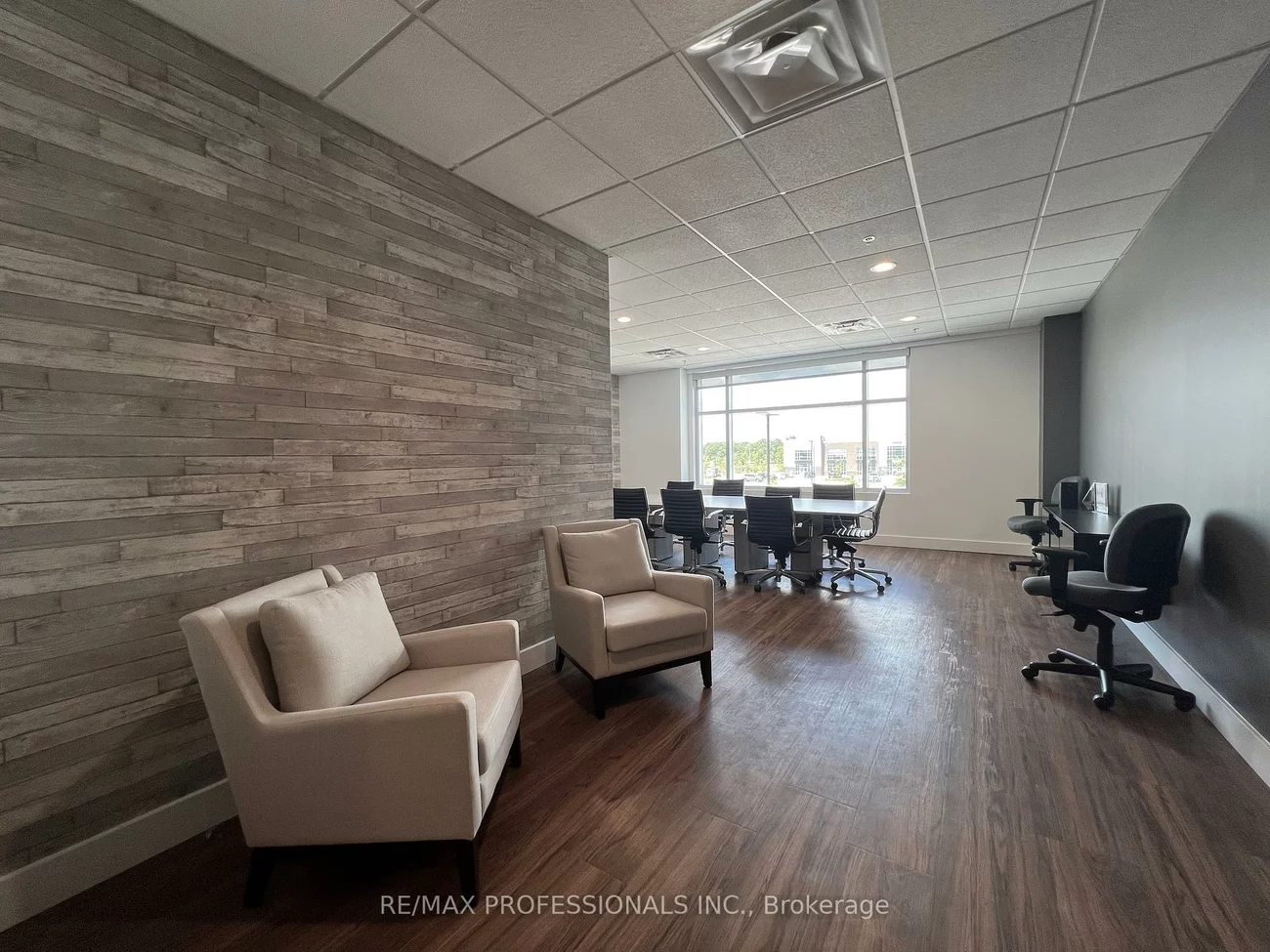 3495, Rebecca, 1014 - QE Queen Elizabeth, Oakville