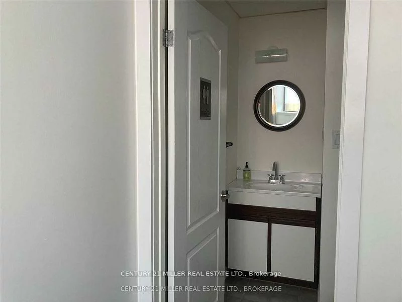 1200, Speers, 1014 - QE Queen Elizabeth, Oakville